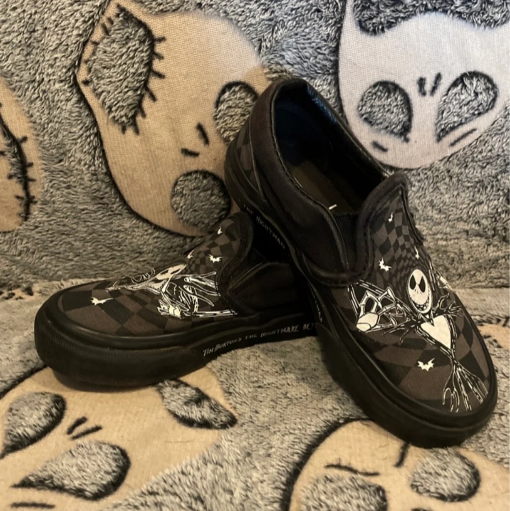 Boys vans Size 10.5 Jack Skellinton Halloween